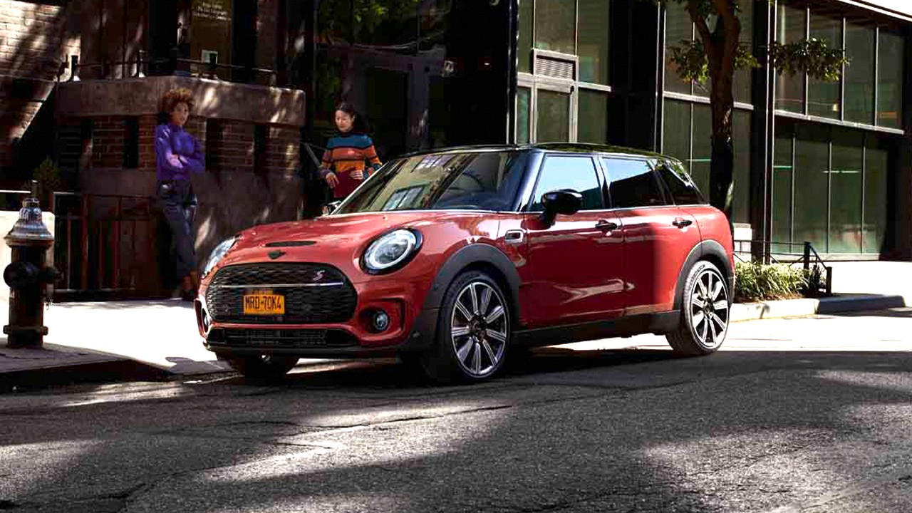 MINI Clubman – červené a čierne – štýlové prvky Piano Black